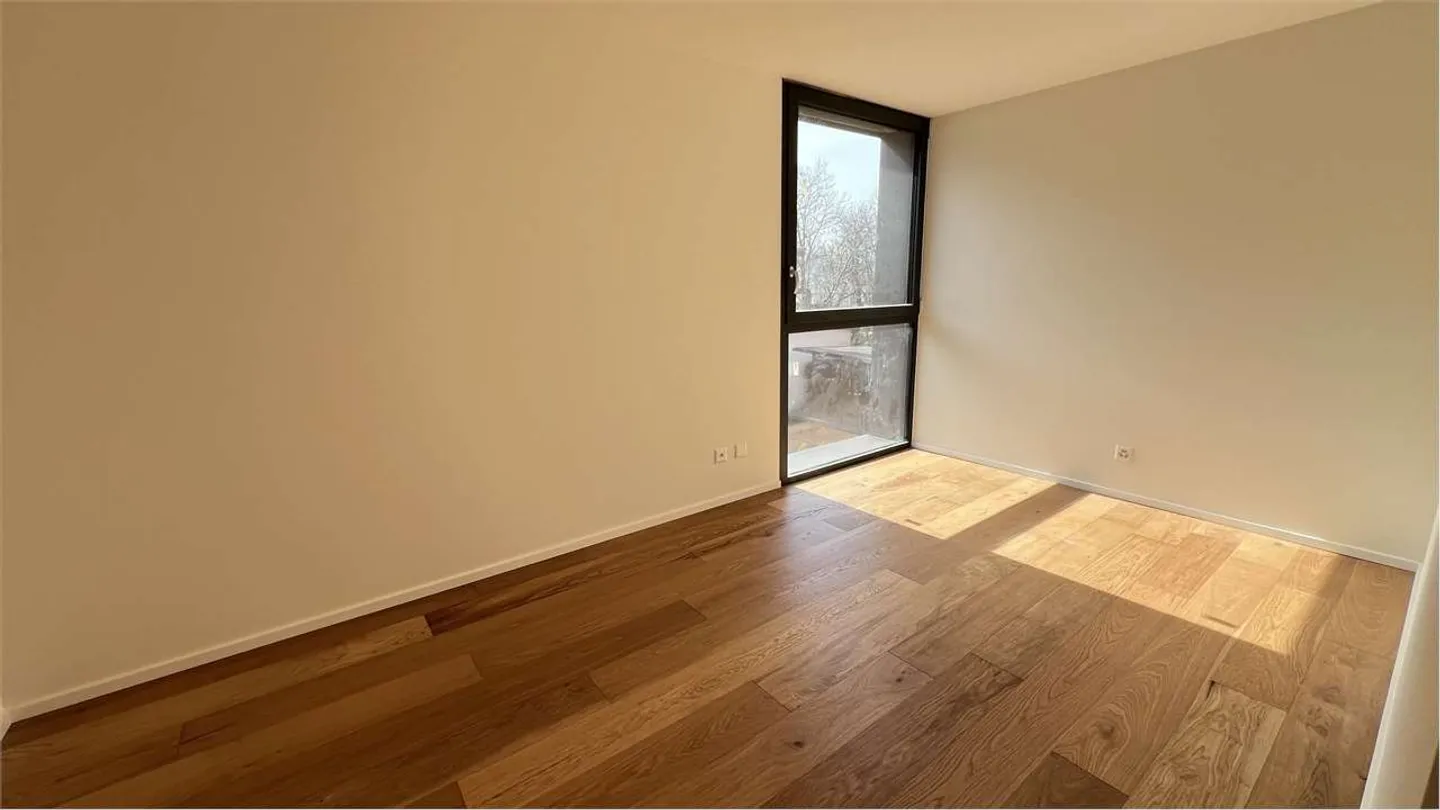 Modern Garden Apartment - Photo 8 of 14