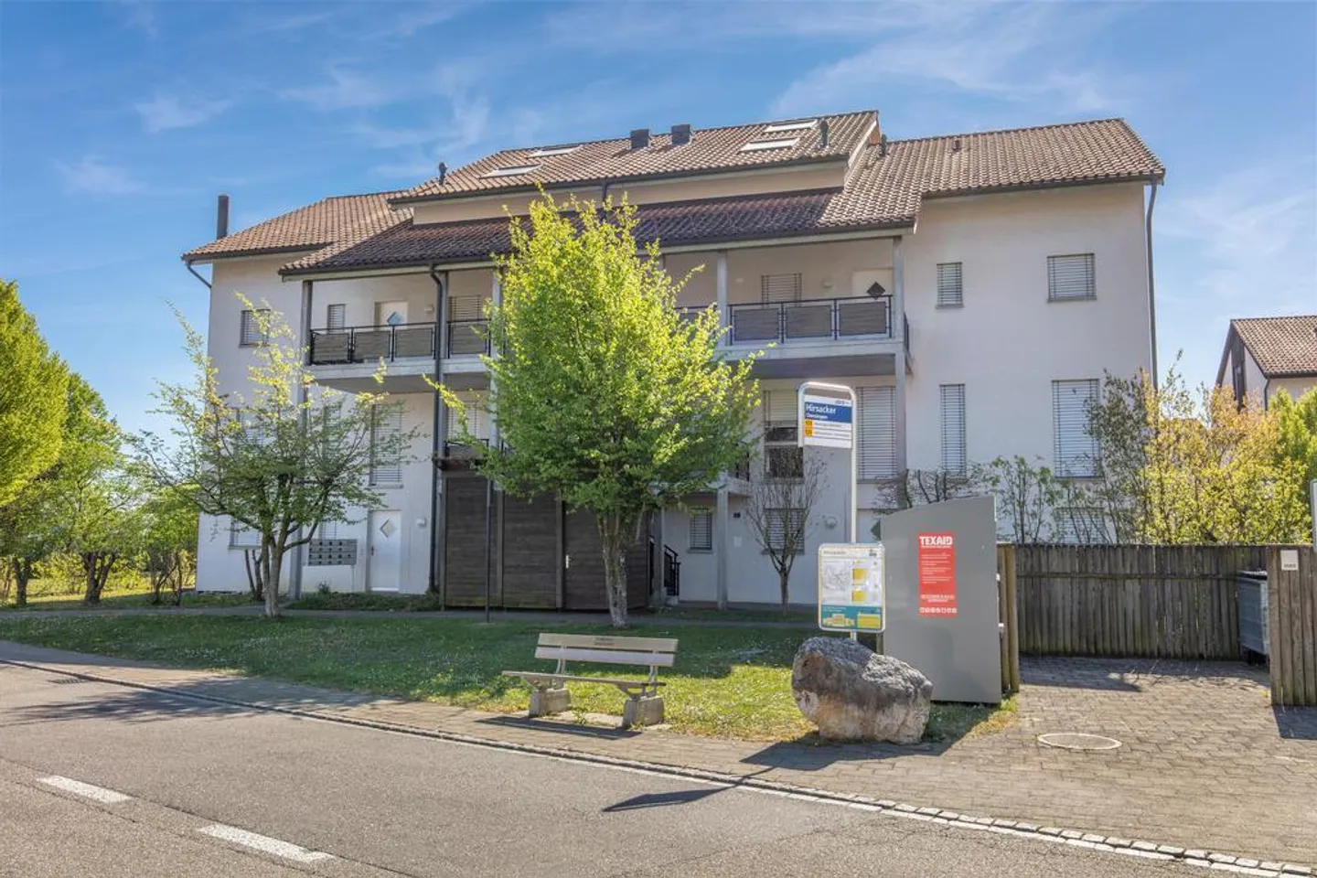 Appartement en duplex spacieux dans un quartier calme - Photo 1 sur 8