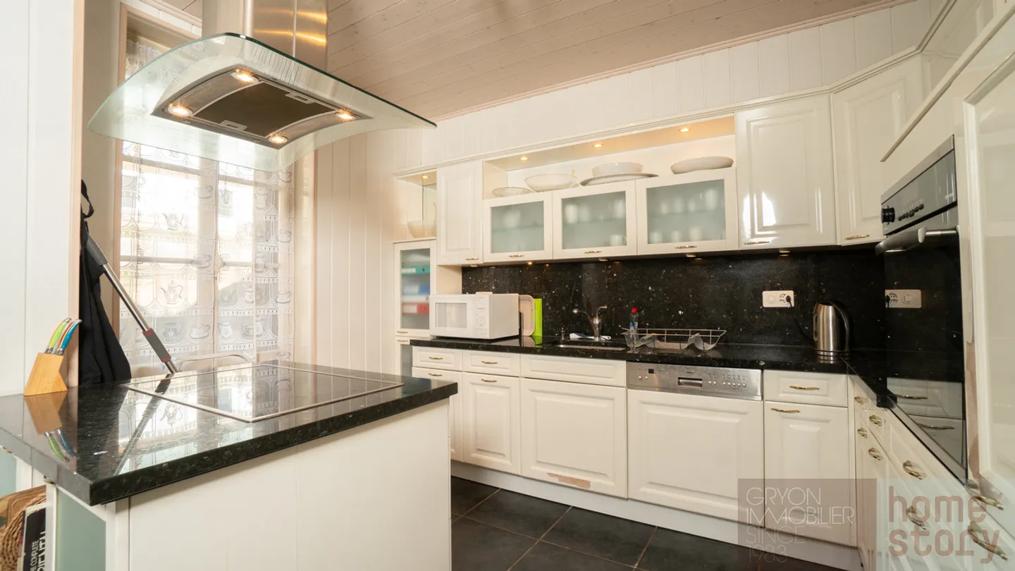 4.5 camere luminose in un ex hotel ristrutturato, centro di Gryon - Foto 17 di 19