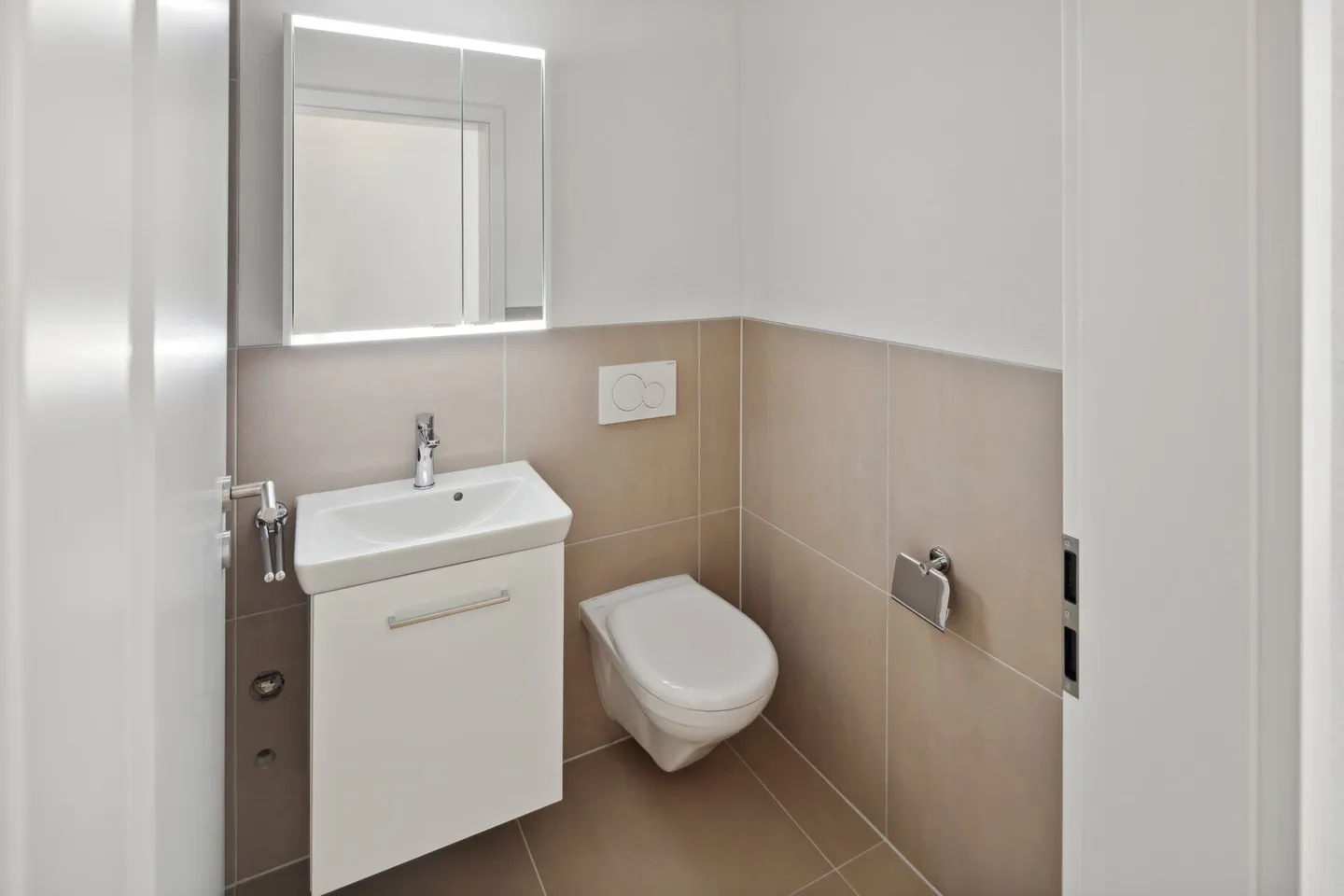 APPARTAMENTO MAISONETTE RISTRUTTURATO DI 5,5 LOCALI A LAUPEN ZH - Foto 9 di 9