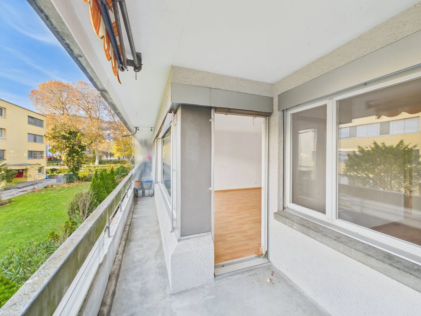 Charming 4-Room Apartment with Balcony on the Upper Quai in Biel - Photo 11 of 25