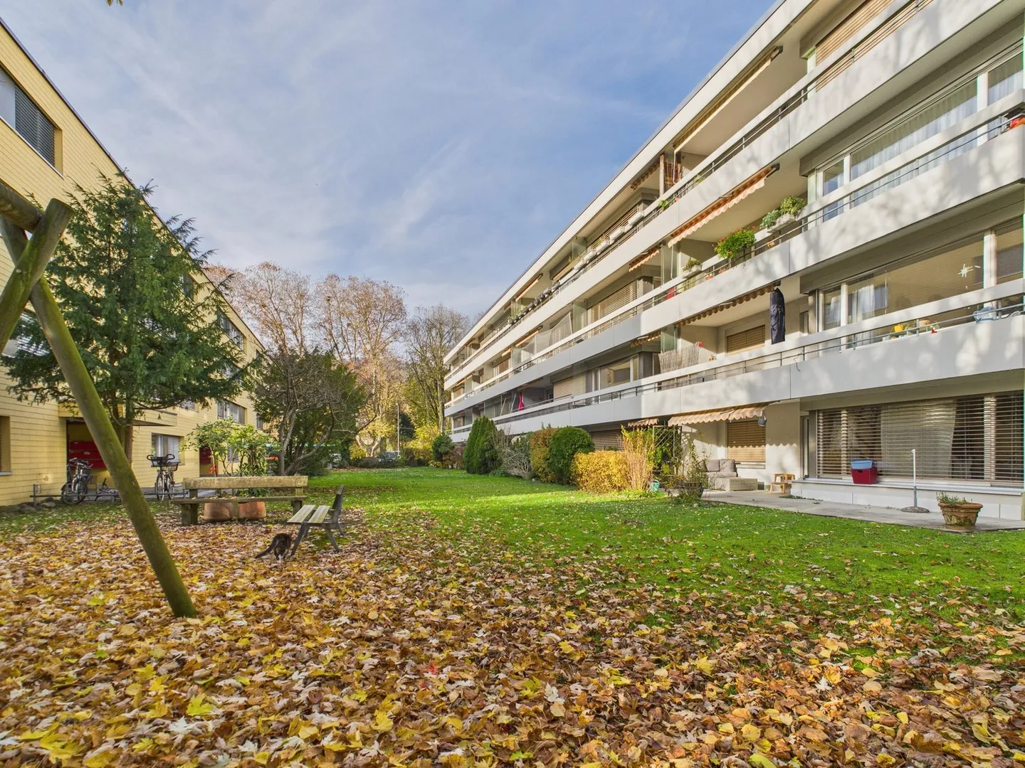 Charming 4-Room Apartment with Balcony on the Upper Quai in Biel - Photo 19 of 25