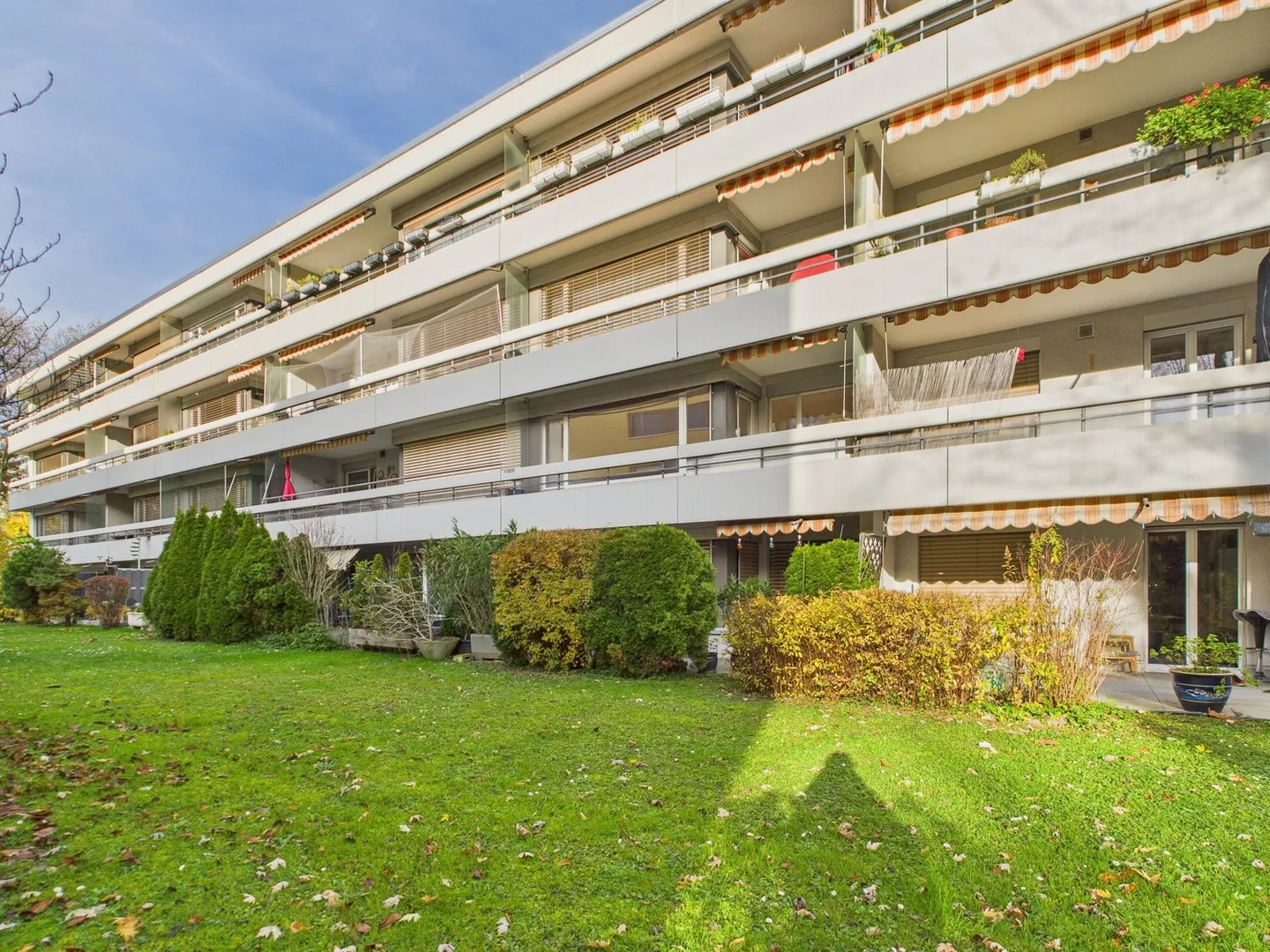 Charming 4-Room Apartment with Balcony on the Upper Quai in Biel - Photo 20 of 25