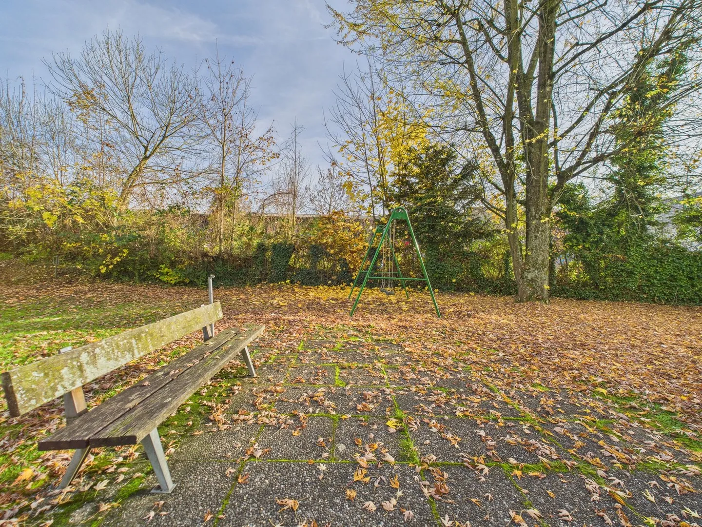 Charming 4-Room Apartment with Balcony on the Upper Quai in Biel - Photo 16 of 25