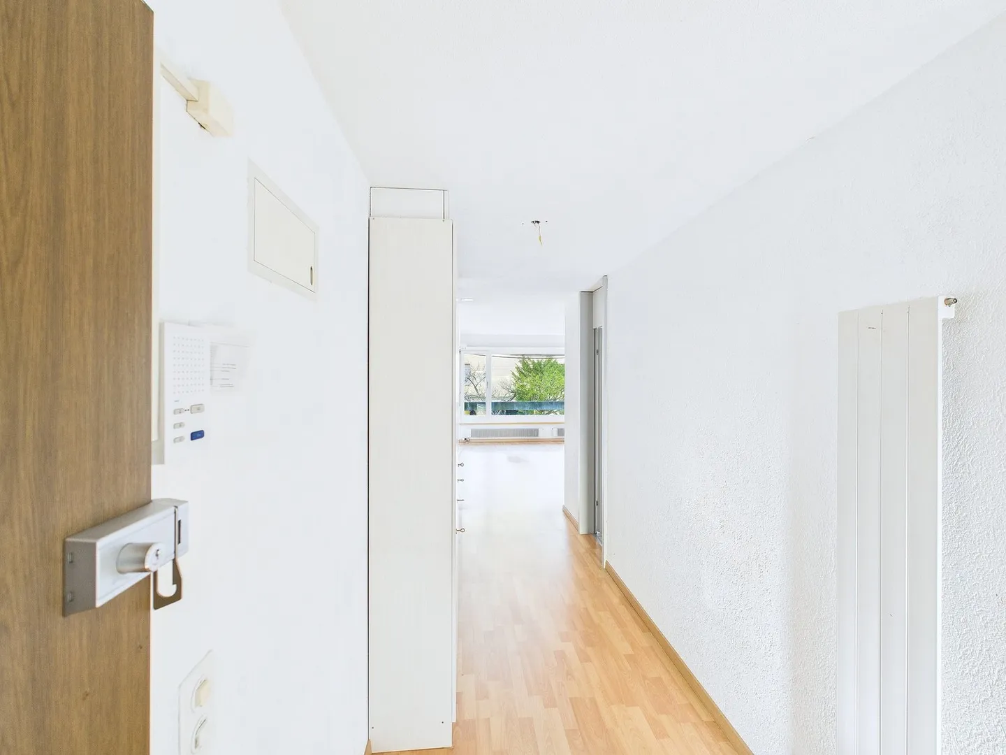 Charming 4-Room Apartment with Balcony on the Upper Quai in Biel - Photo 21 of 25