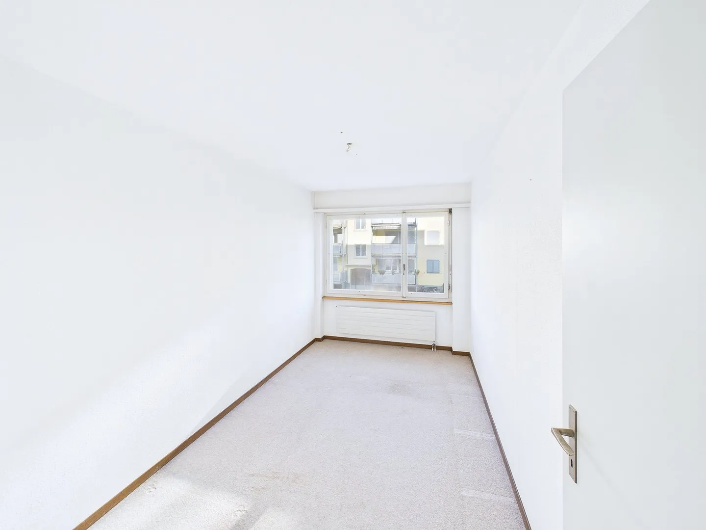 Charming 4-Room Apartment with Balcony on the Upper Quai in Biel - Photo 24 of 25