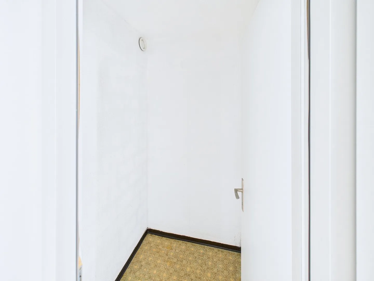 Charming 4-Room Apartment with Balcony on the Upper Quai in Biel - Photo 25 of 25