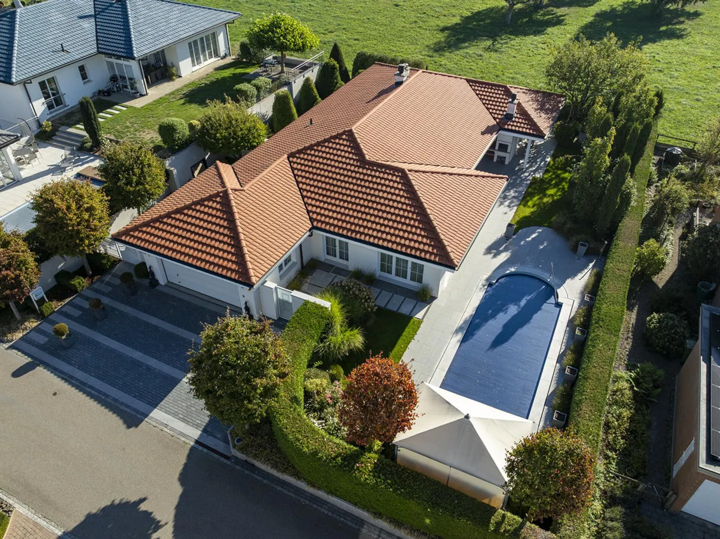 Charmanter Bungalow mit Pool - Foto 1 von 15
