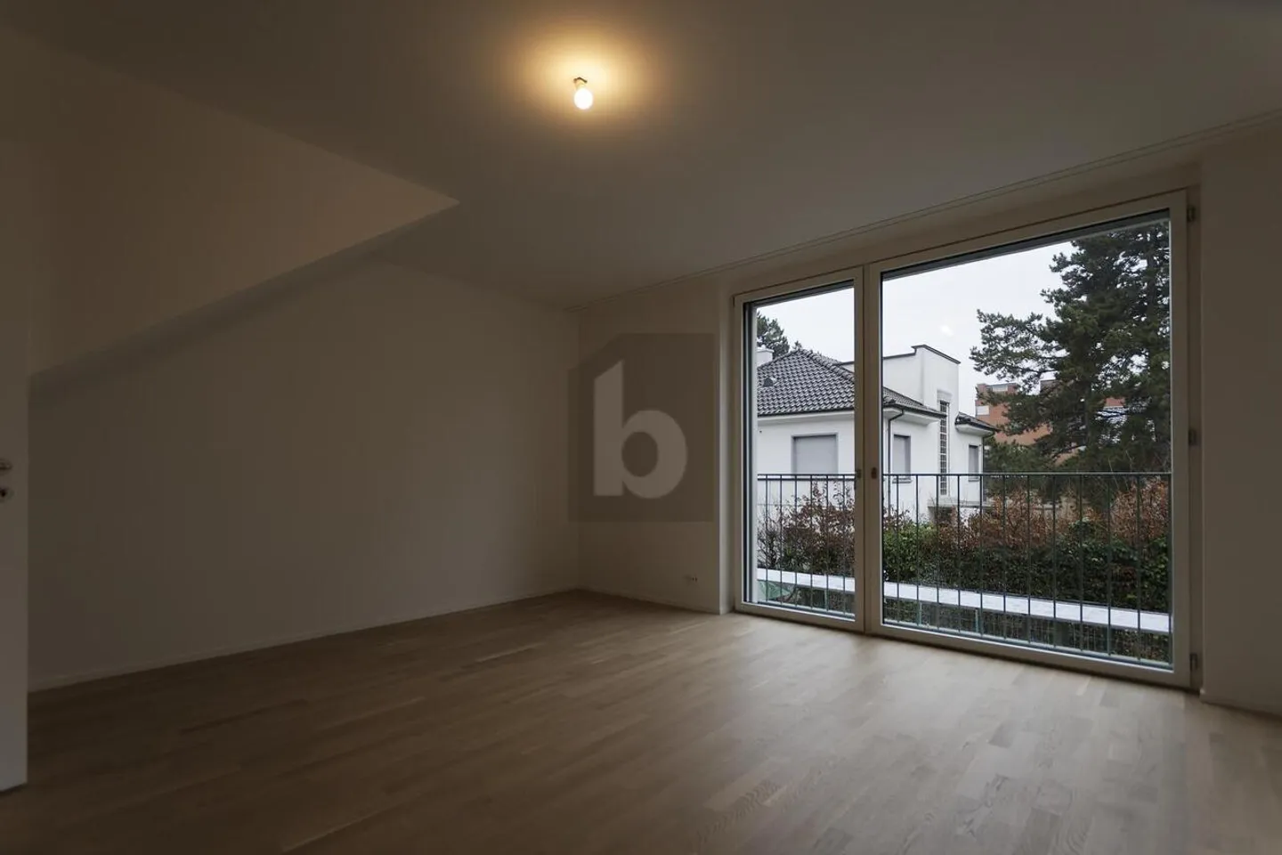 MODERN, HELL FOR FAMILIES & EXPATS - Photo 3 of 6