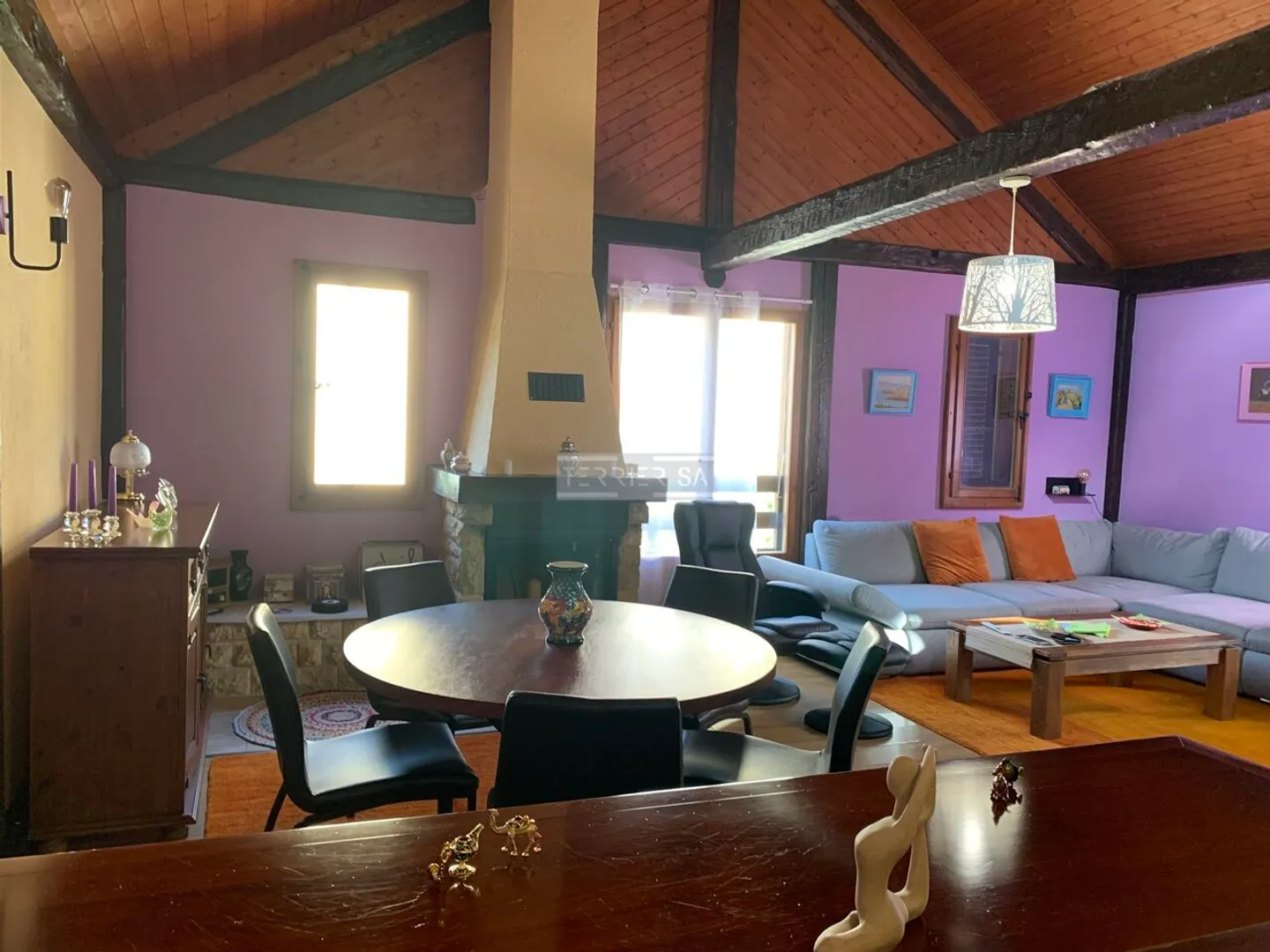 Income property with 3 apartments, office, garage/hangar and garden - Photo 9 of 13