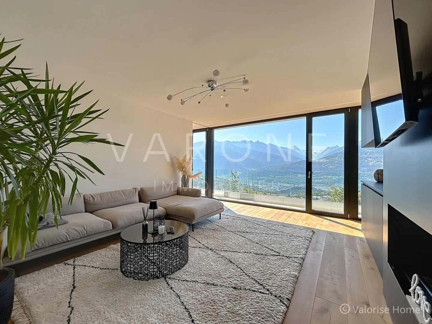 Contemporary villa with 6.5 rooms, pool and panoramic view - Photo 7 of 20