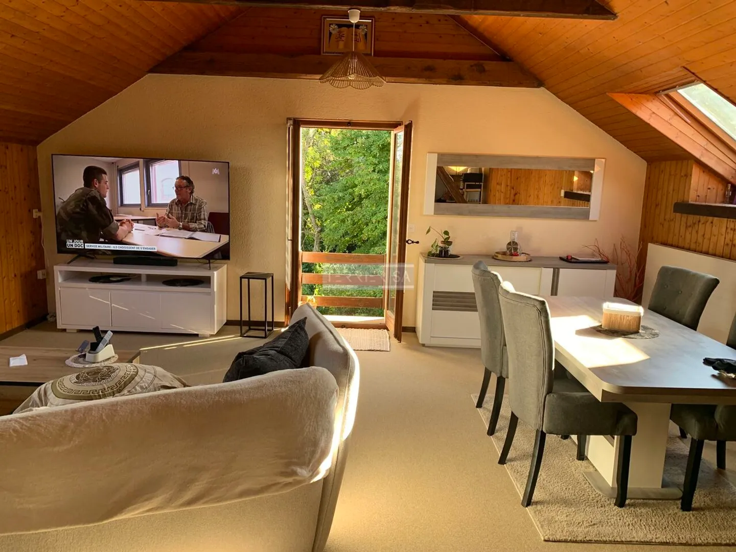 Income property with 3 apartments, office, garage/hangar and garden - Photo 13 of 13