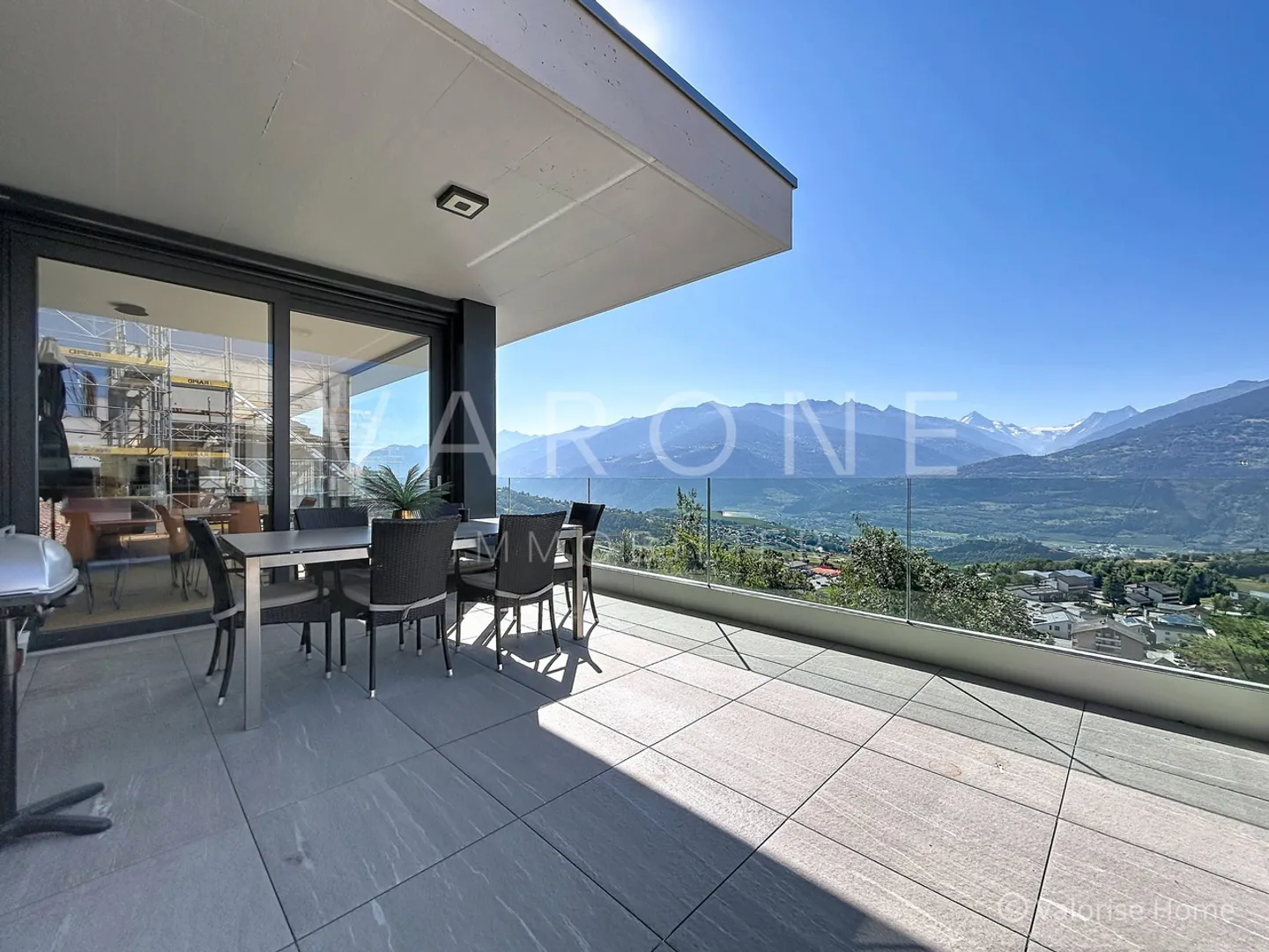Contemporary villa with 6.5 rooms, pool and panoramic view - Photo 16 of 20