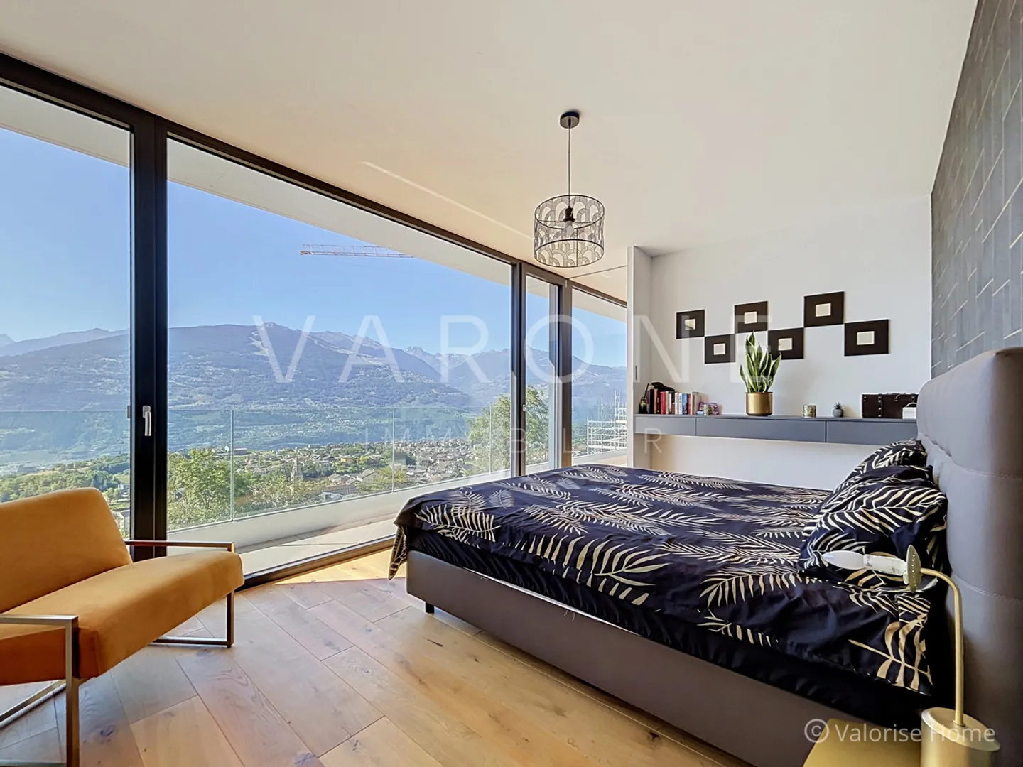 Contemporary villa with 6.5 rooms, pool and panoramic view - Photo 8 of 20