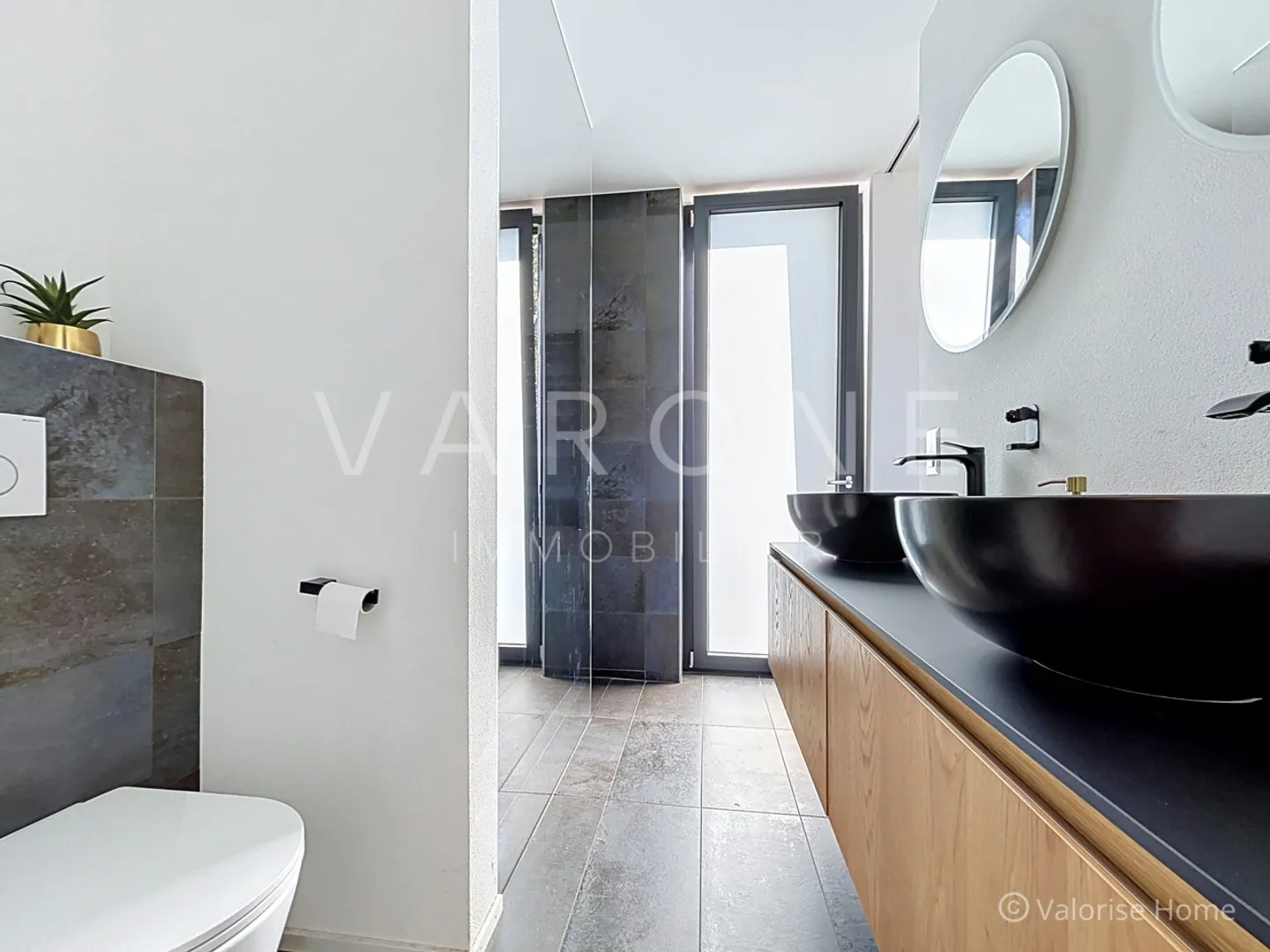 Contemporary villa with 6.5 rooms, pool and panoramic view - Photo 9 of 20