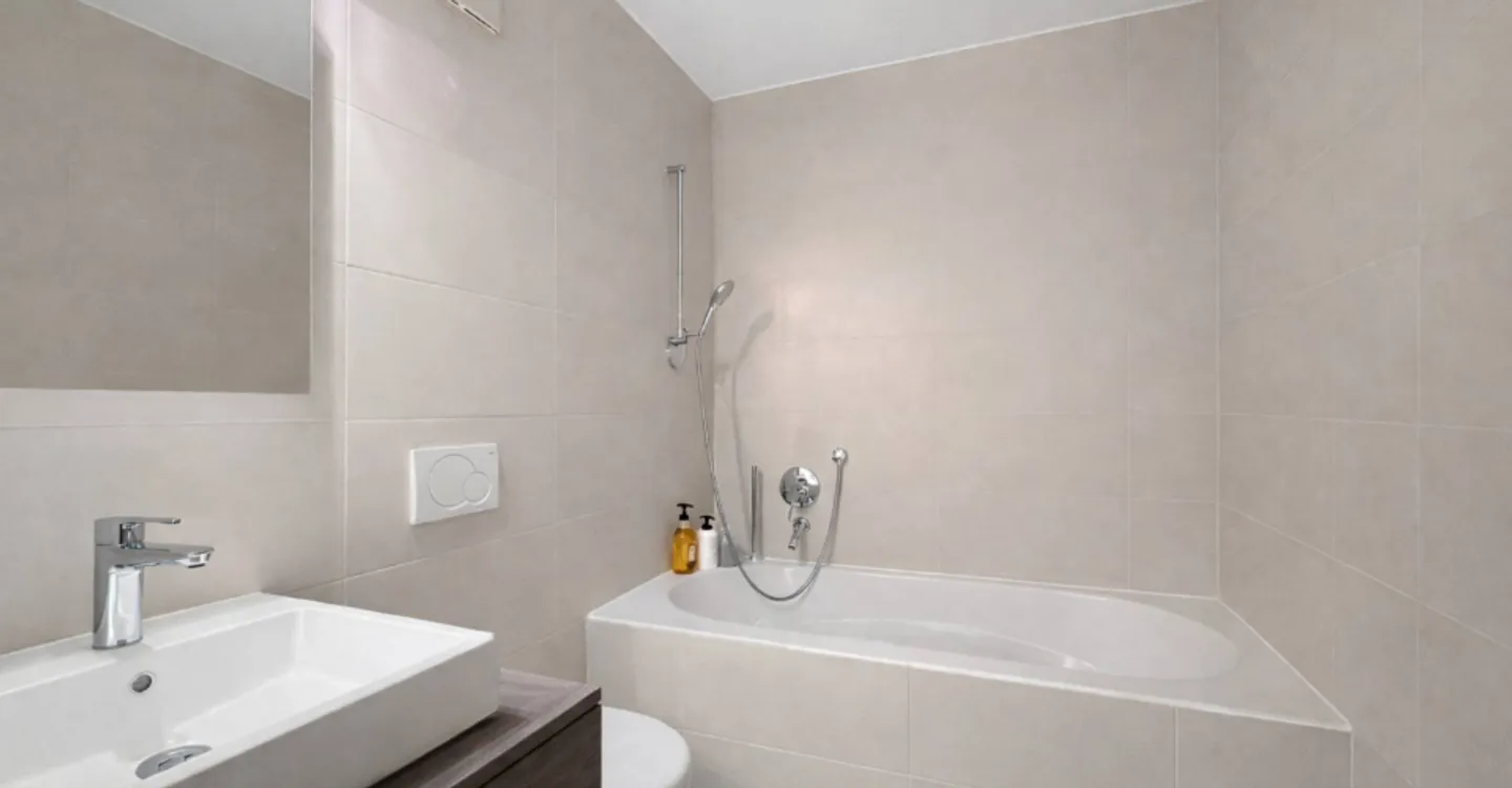 Contemporary duplex with private garden and view of the Alps in Pully Sud - Photo 8 of 10
