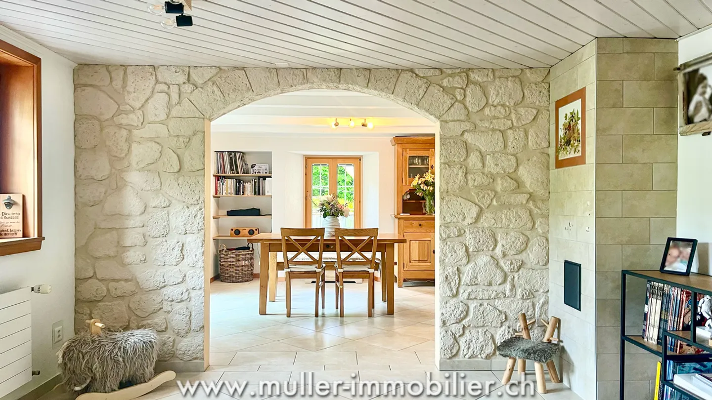 Casa di villaggio autentica con 5,5 stanze in un'oasi verde di 1'884 m2 - Foto 7 di 13