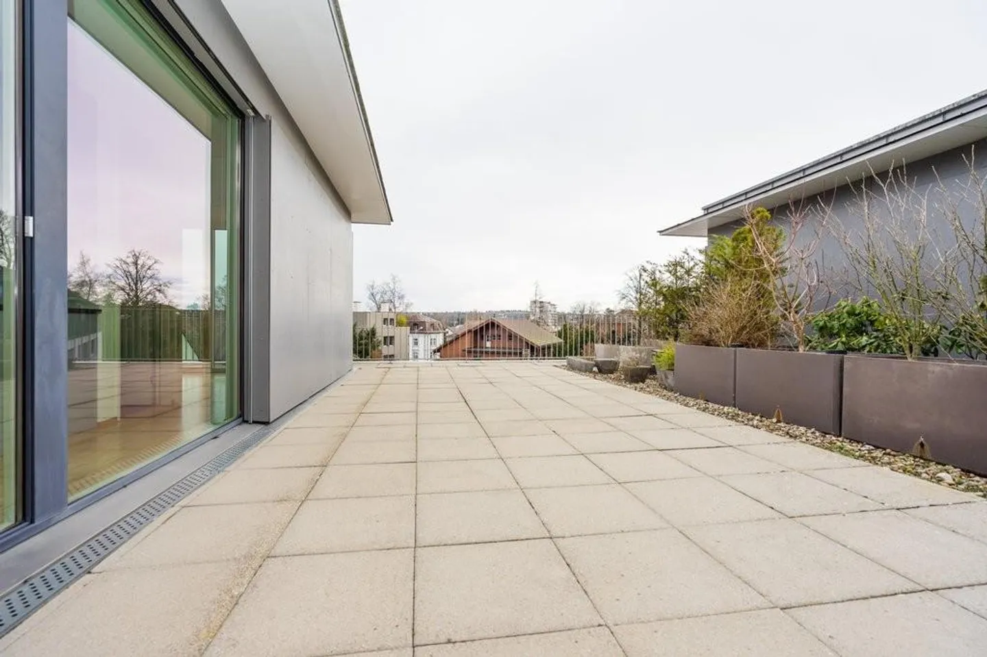 4.5-Zimmer-Attikawohnung mit vielen Vorzügen! - Foto 1 von 12