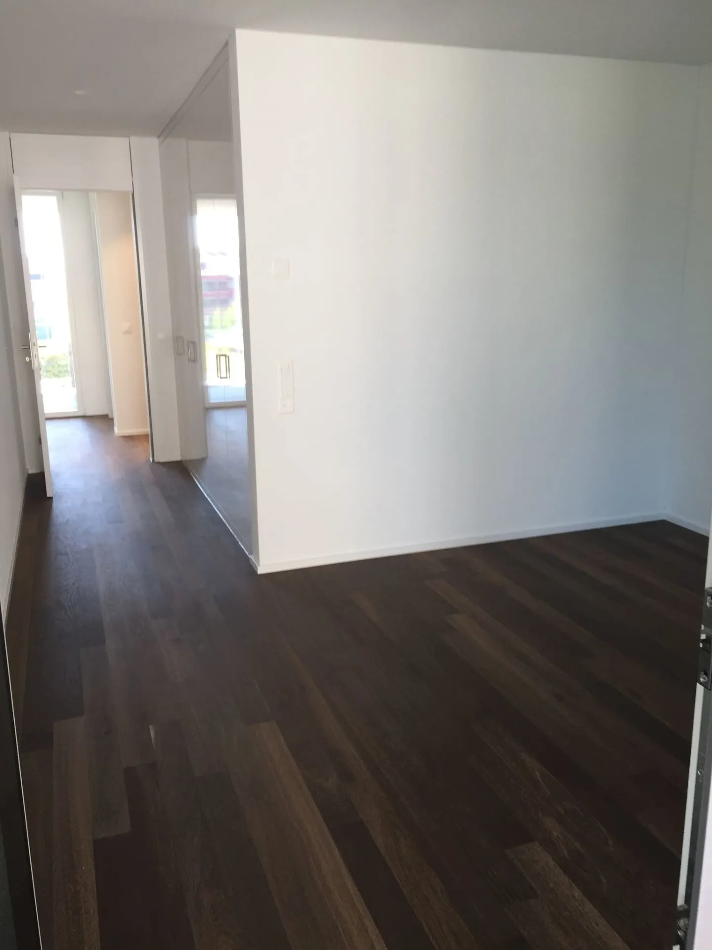 Generous 4.5-room apartment in the green - Photo 4 of 11