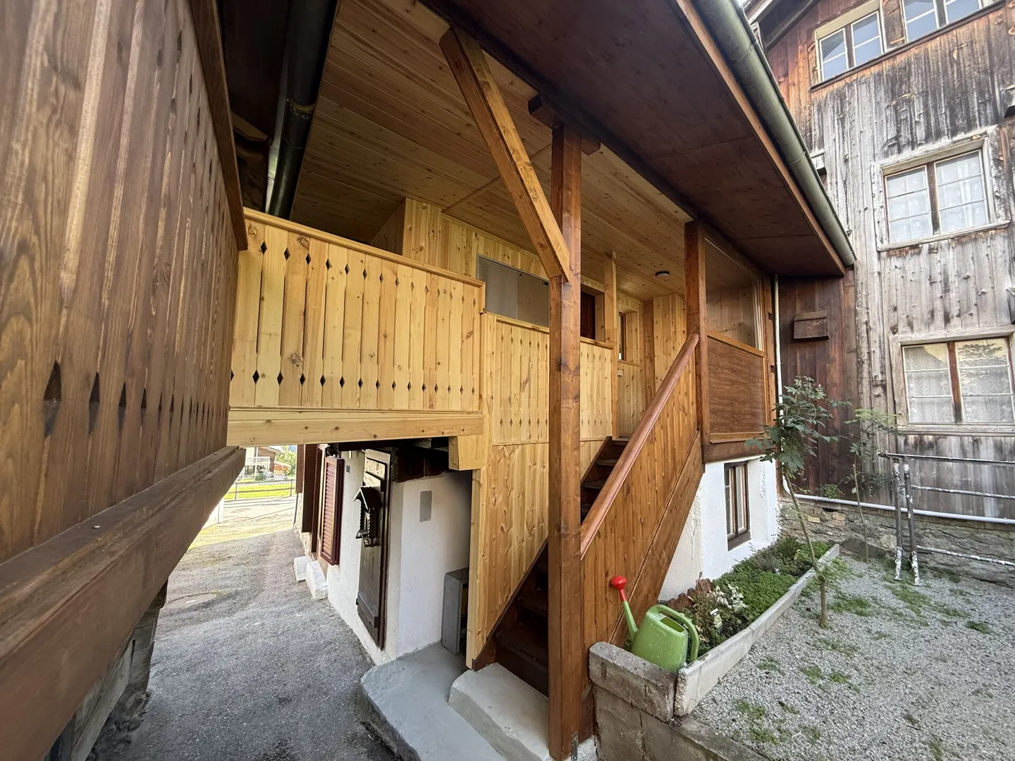 Charmante maison valaisanne rénovée avec deux appartements confortables dans le pittoresque Oberems! - Photo 3 sur 29