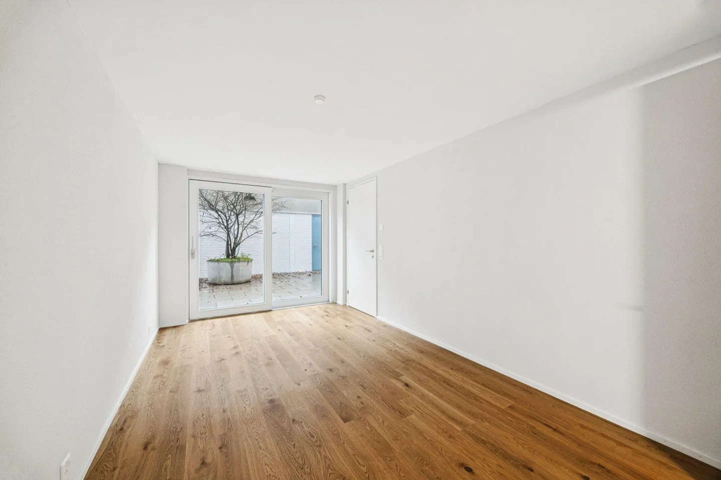 Modern 2.5-Room Apartment - Photo 5 of 5