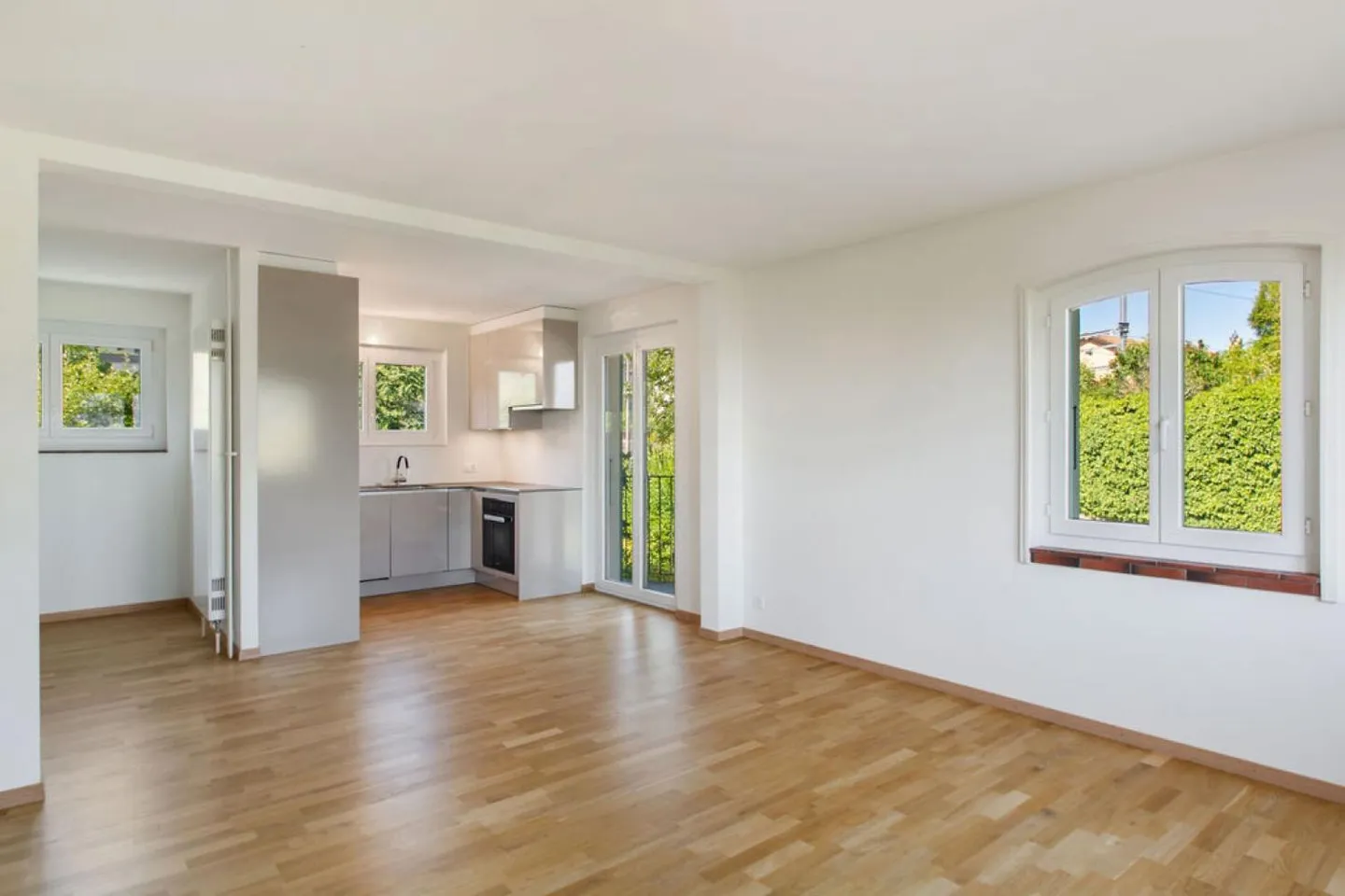 Corcelles, beautiful 3.5-room apartment with balcony and parking space - Photo 1 of 13