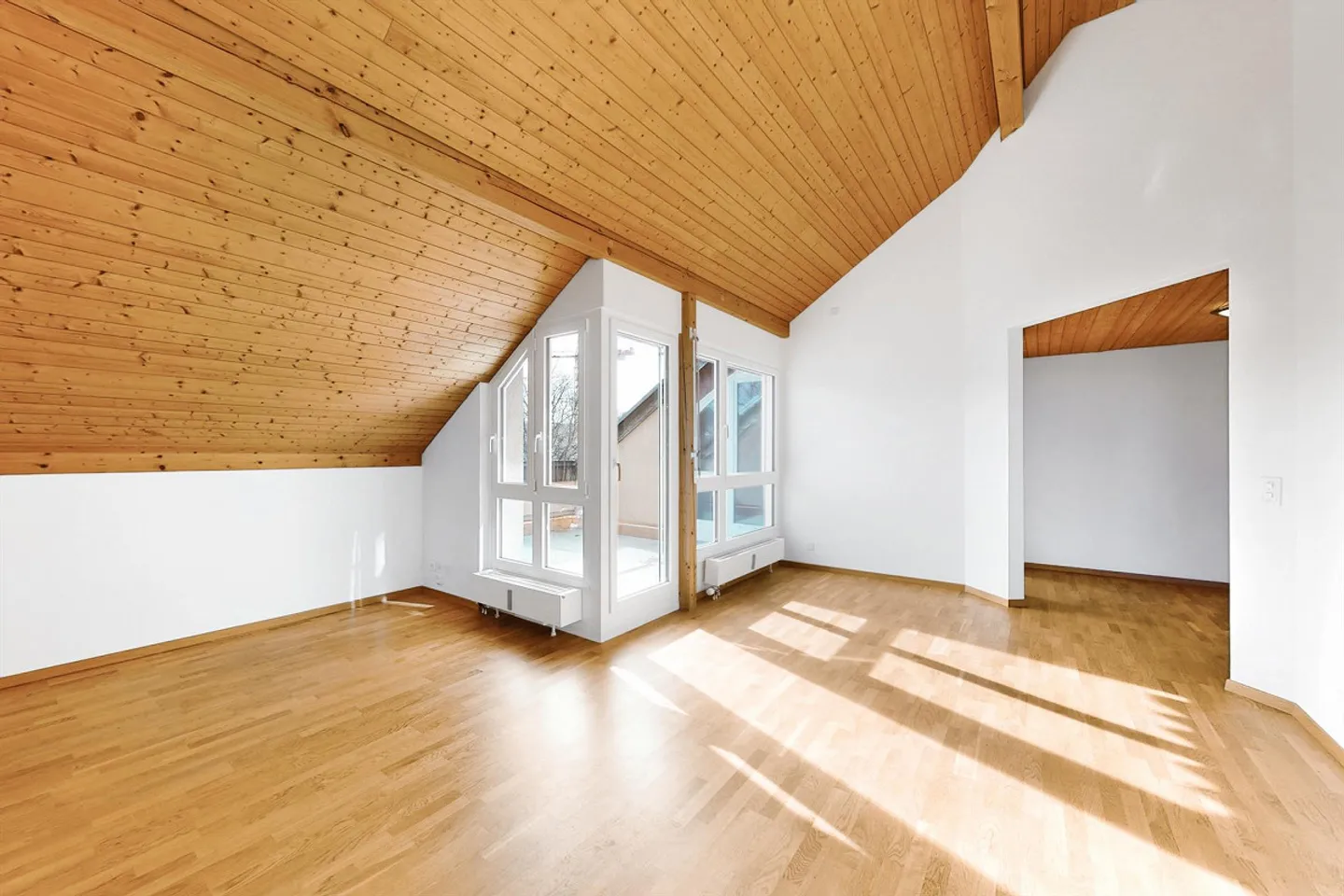 Cozy attic apartment in the green! - Photo 4 of 6