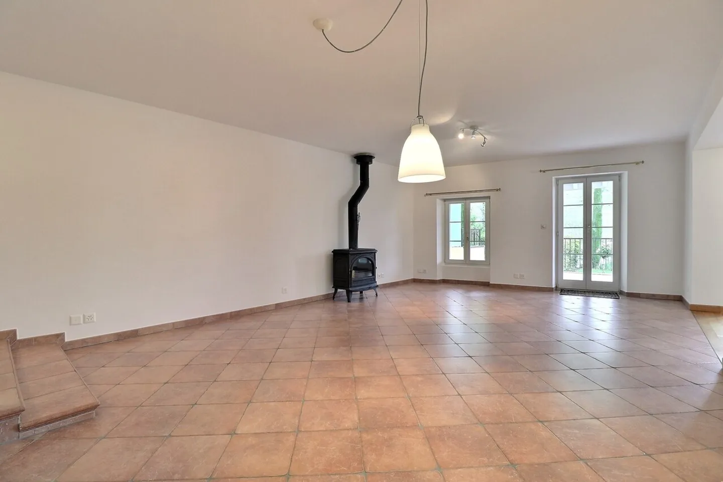 Grande appartamento affascinante con giardino di 5 stanze - Foto 4 di 22
