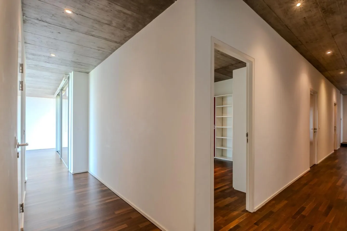 Appartement de Luxe Contemporain - Photo 10 sur 13