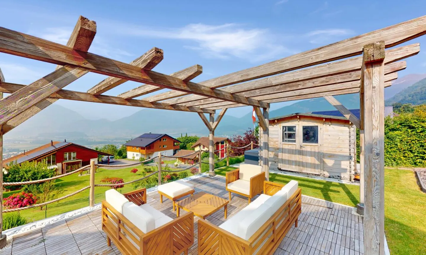 Contemporary Villa with Panoramic Views - Photo 3 of 11