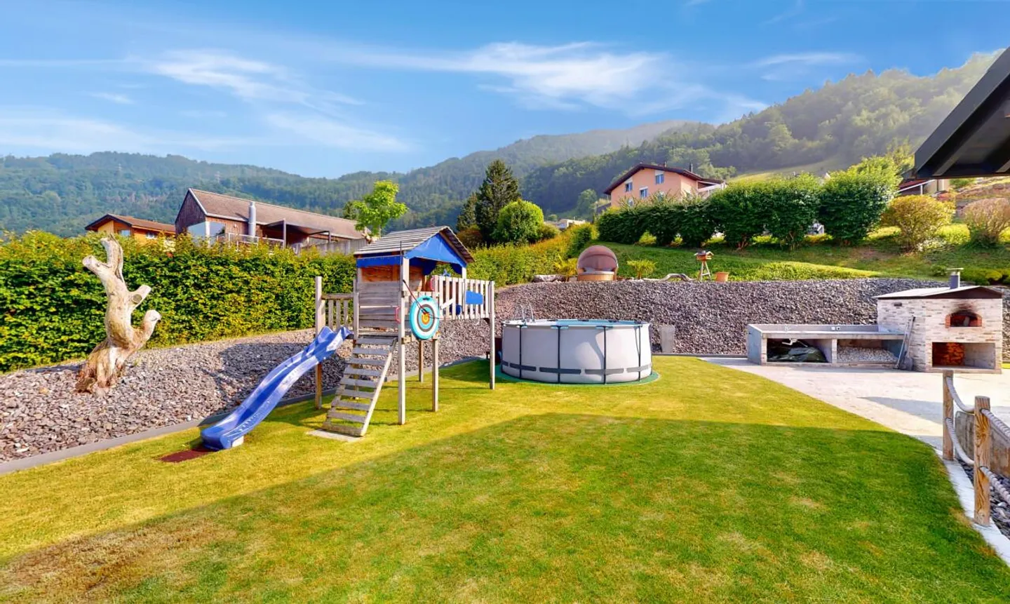 Contemporary Villa with Panoramic Views - Photo 5 of 11