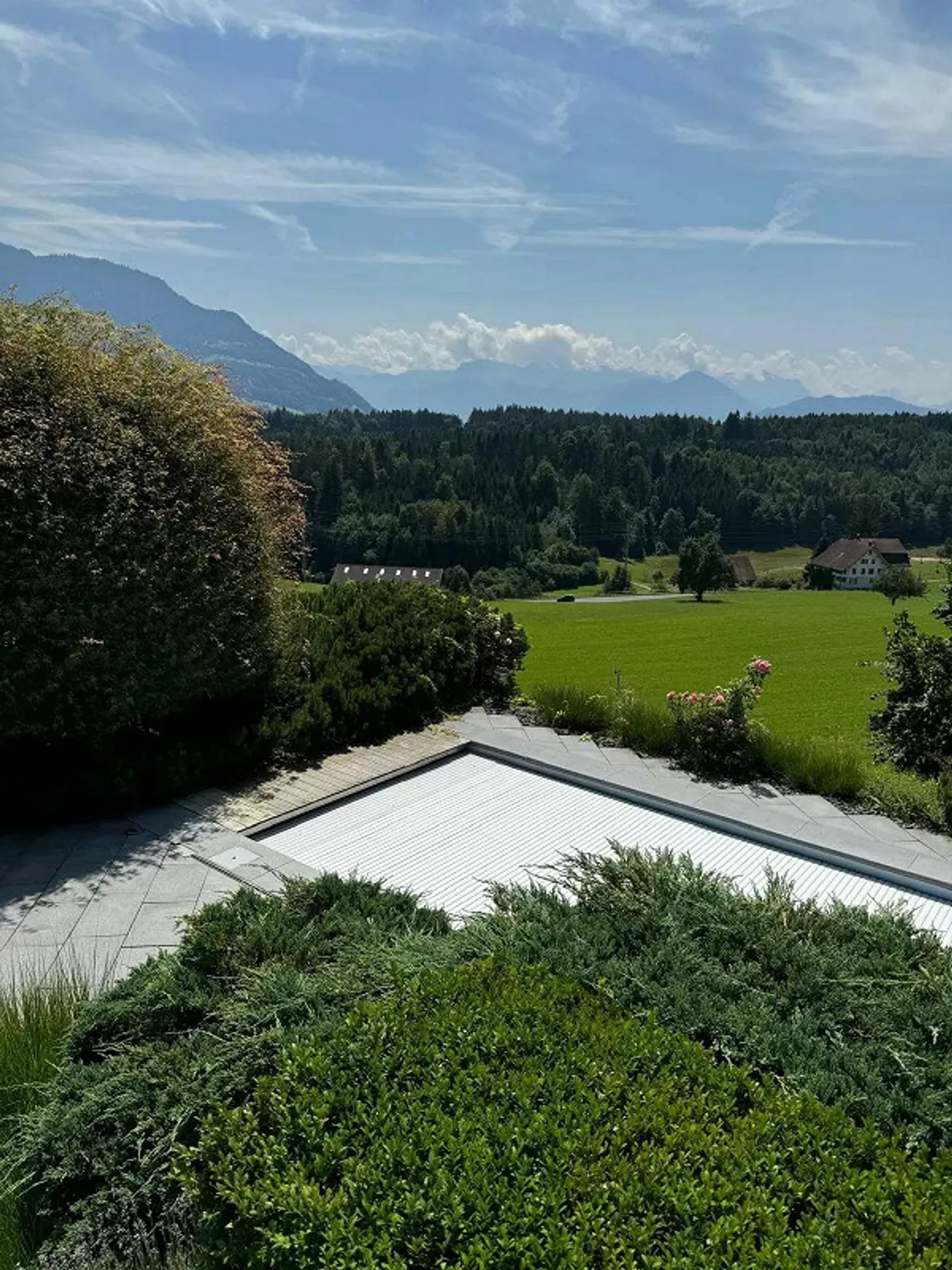 5.5 Room House with Garden and Pool - Photo 6 of 19