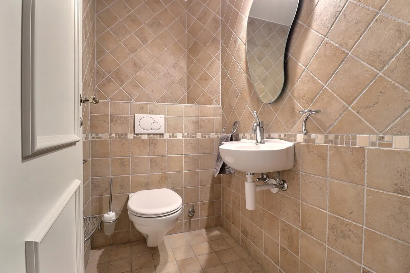 Grande appartamento affascinante con giardino di 5 stanze - Foto 18 di 22