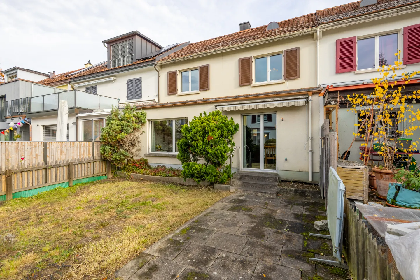 Charming and full of possibilities - Photo 1 of 14