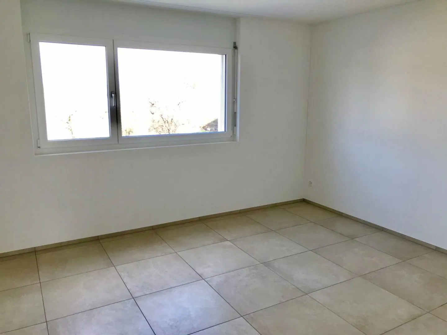 Moderne Wohnung mit sonnigem Balkon - Foto 8 von 15