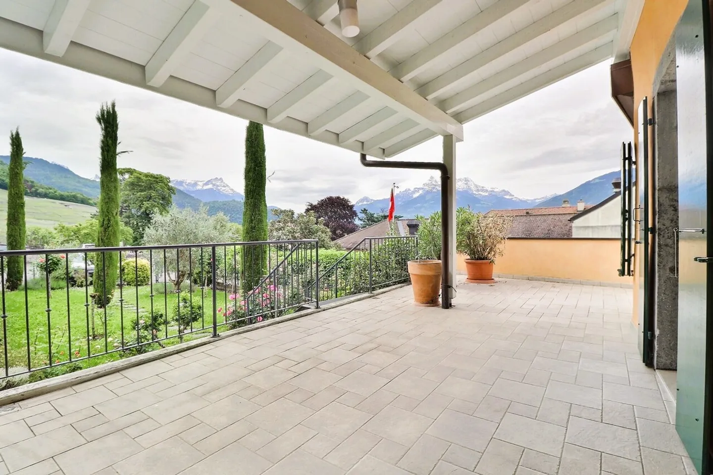 Grande appartamento affascinante con giardino di 5 stanze - Foto 12 di 22