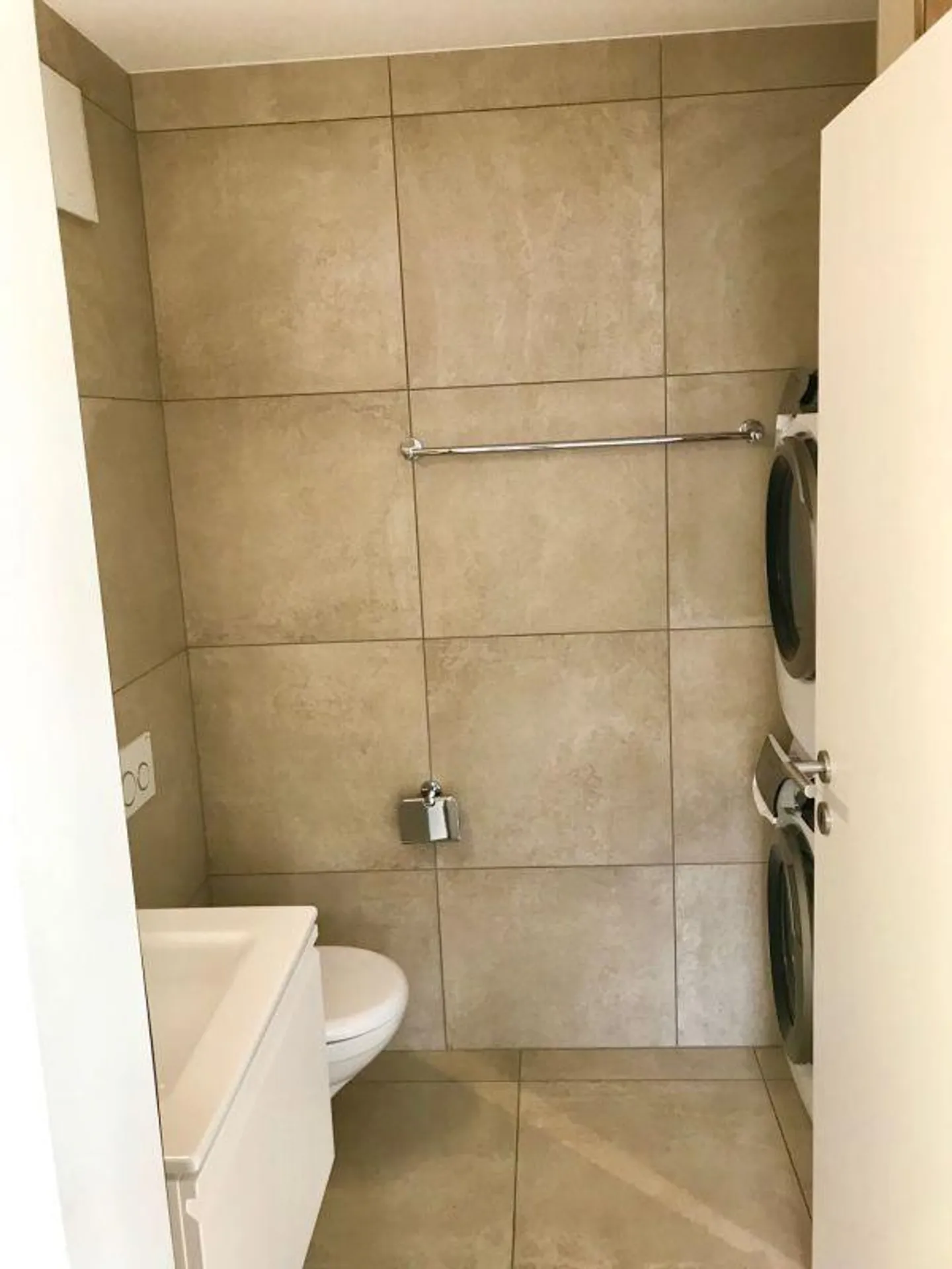 Moderne Wohnung mit sonnigem Balkon - Foto 11 von 15