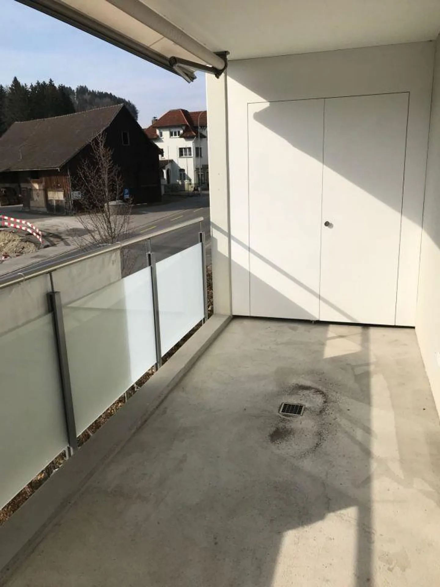 Moderne Wohnung mit sonnigem Balkon - Foto 6 von 15