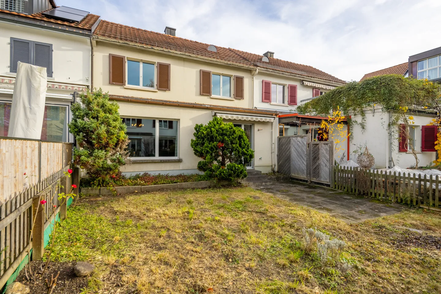 Charming and full of possibilities - Photo 4 of 14