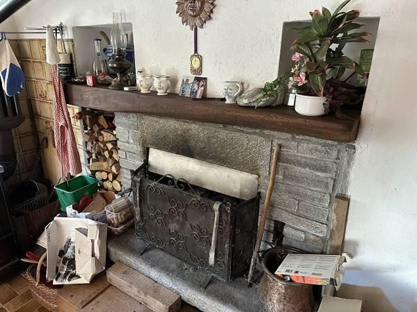 «grosses Anwesen mit viel Wiese und Wald an sehr sonniger, ruhiger Aussichtslage / grande proprietà con prato e bosco» - Foto 3 von 32