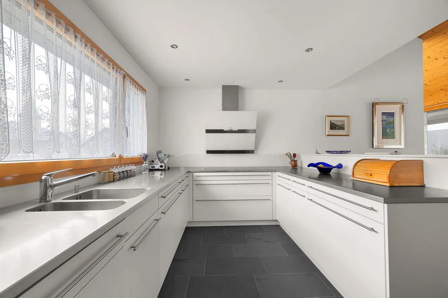 Maison individuelle de 6 pièces avec vue panoramique et jardin à vendre à Mastrils - Photo 2 sur 6