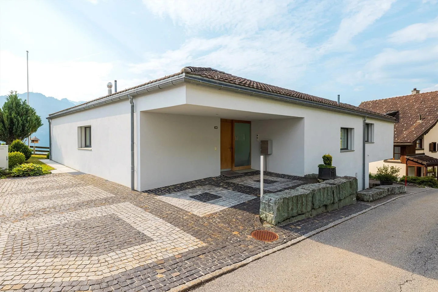 Maison individuelle de 6 pièces avec vue panoramique et jardin à vendre à Mastrils - Photo 1 sur 6