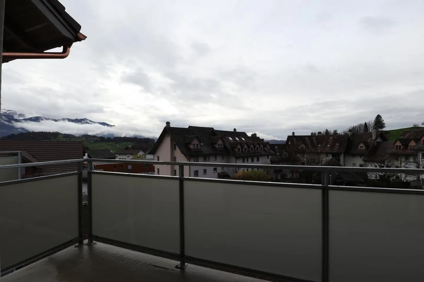 Appartement en Maisonette Moderne avec Balcon et Vue sur la Montagne - Photo 9 sur 10