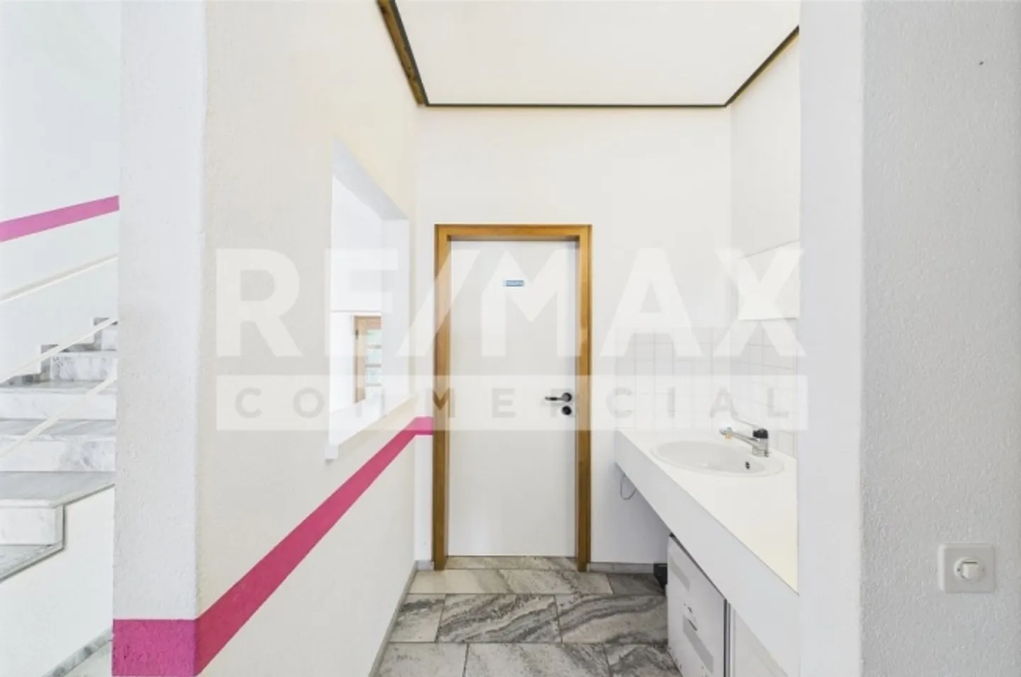 10 Room apartment - Photo 9 of 13