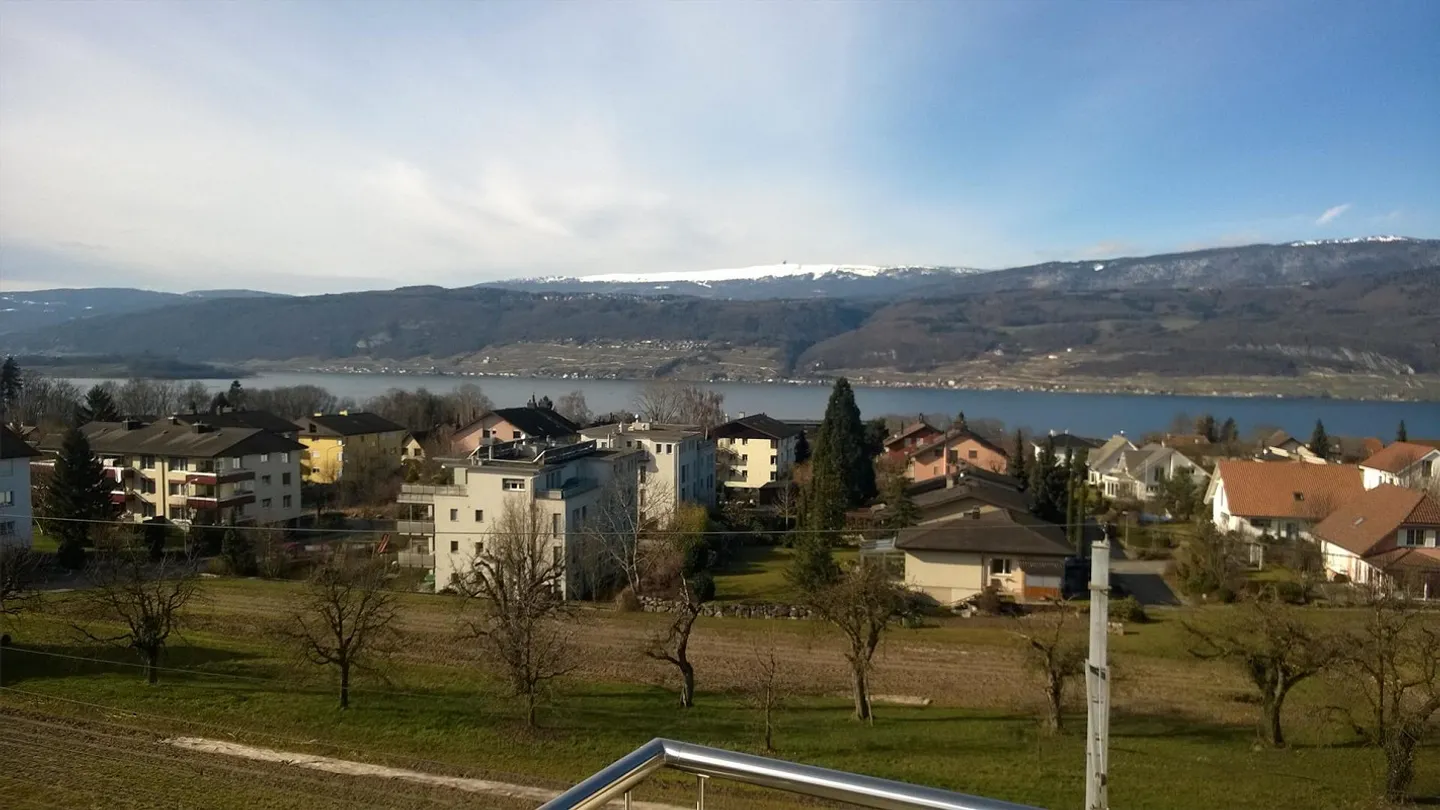 Appartamento con vista spettacolare sul lago di Bienne - Foto 5 di 5