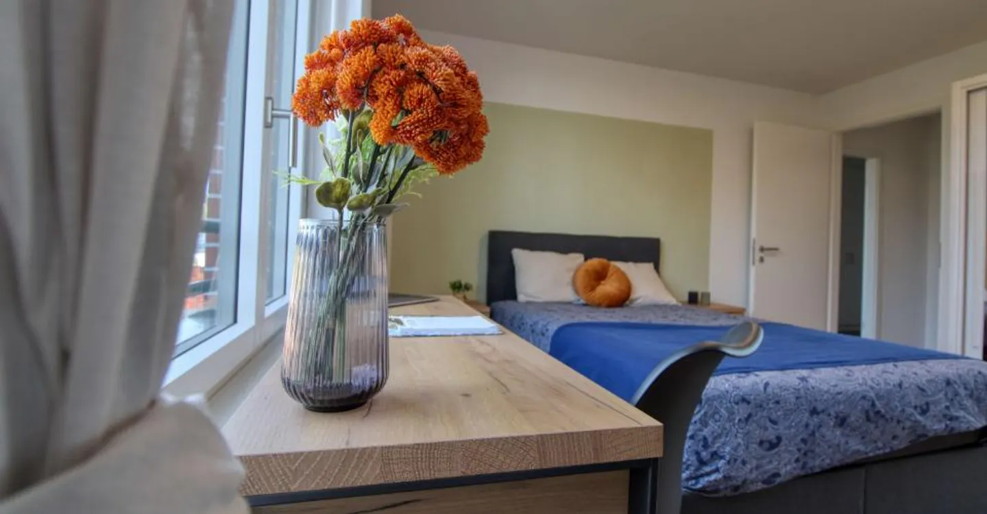 Spacious Coliving Apartment in Crissier with private Bathroom - Photo 3 of 15