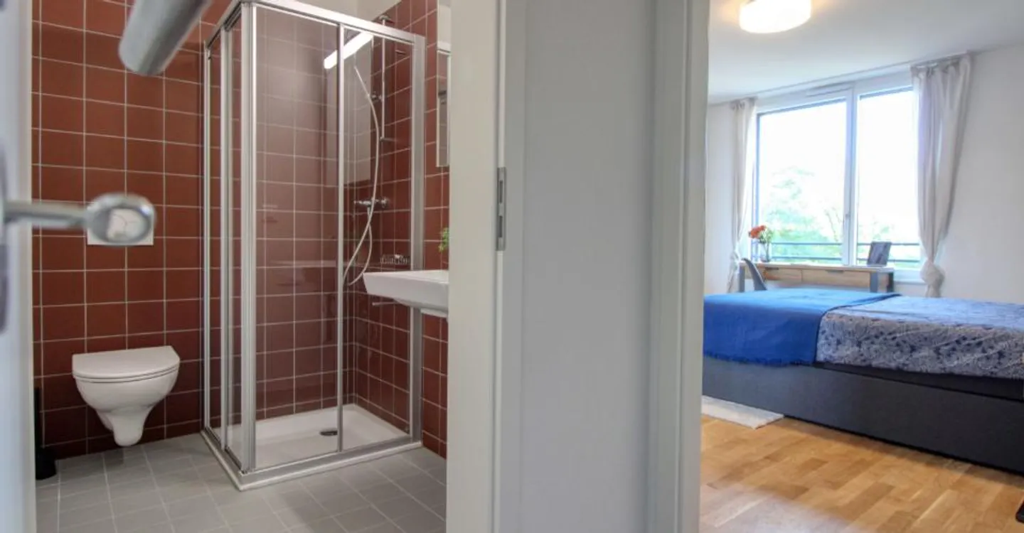 Spacious Coliving Apartment in Crissier with private Bathroom - Photo 4 of 15
