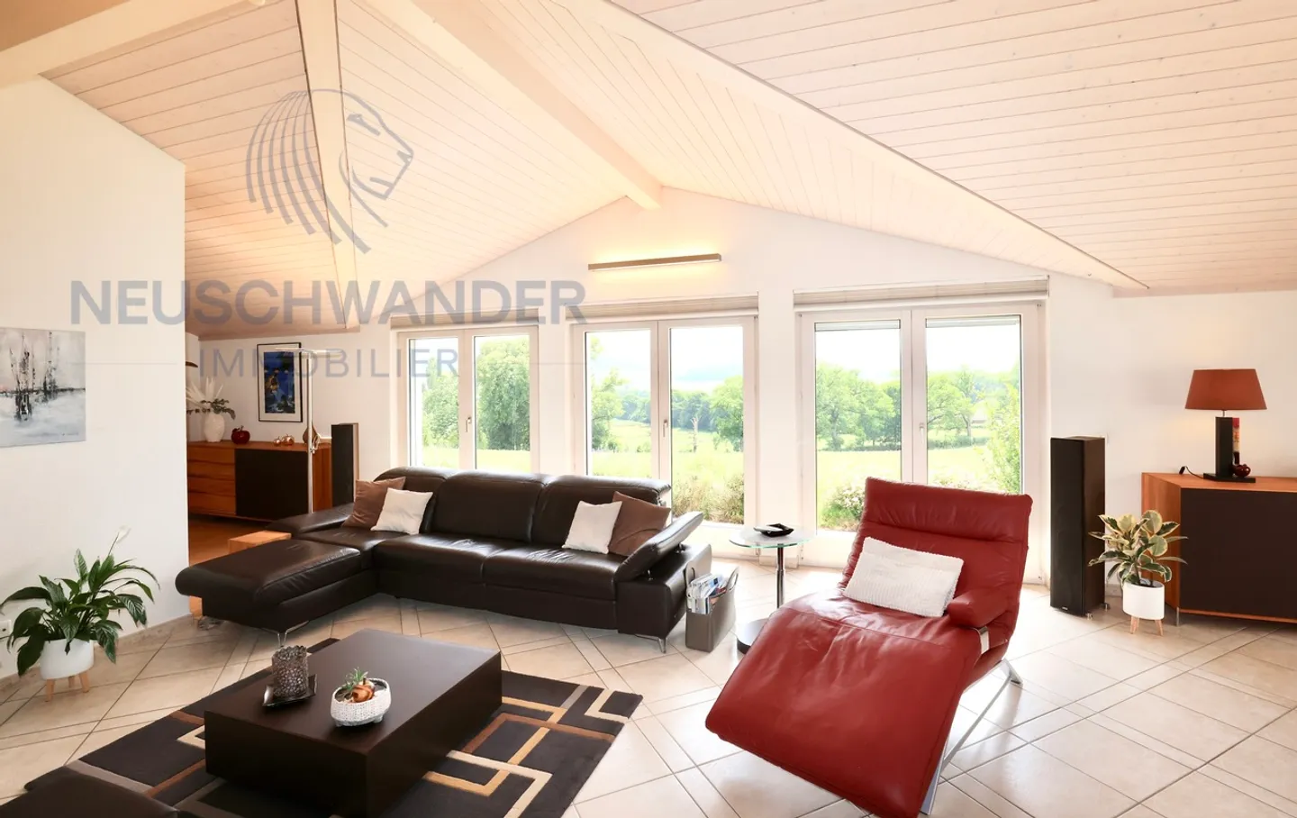 «Luxuriöse Villa auf einem großzügigen Grundstück mit herrlichem Ausblick.» - Foto 7 von 24