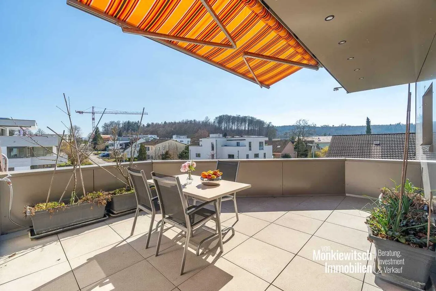 Charmante maison de 6,5 pièces avec appartement à Seuzach - Photo 3 sur 13