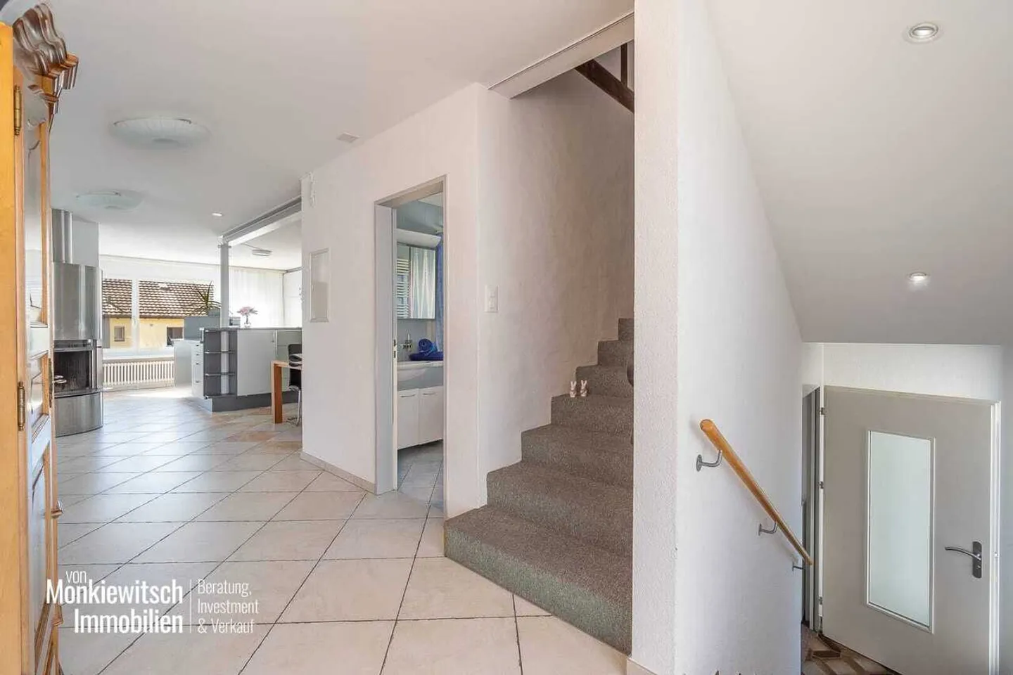 Charmante maison de 6,5 pièces avec appartement à Seuzach - Photo 8 sur 13